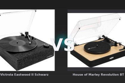 Vergleich: Victrola Eastwood II Schwarz vs House of Marley Revolution BT - Victrola Eastwood II vs. House of Marley Revolution BT: Der günstige Automat gegen den stylischen Pu